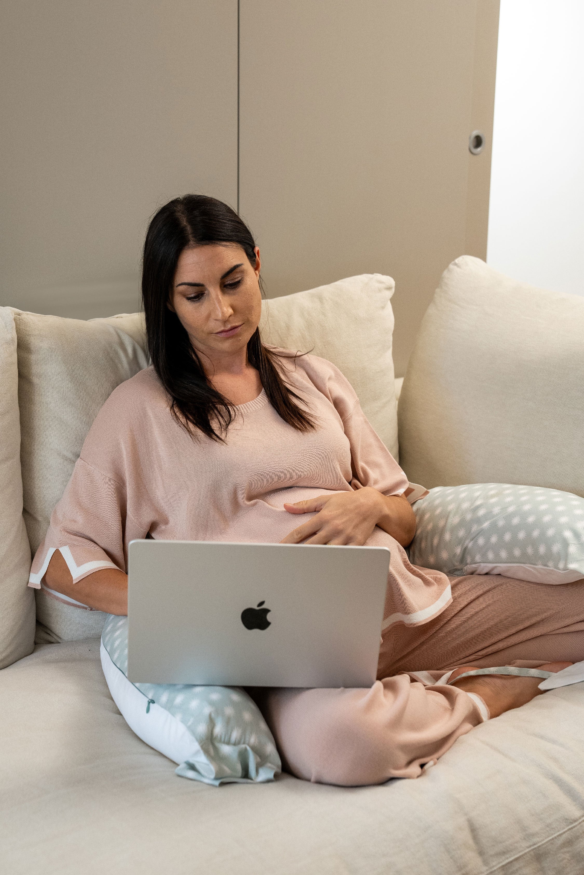 HUGS PLUS Pregnancy and Breastfeeding Pillow - Star Grey