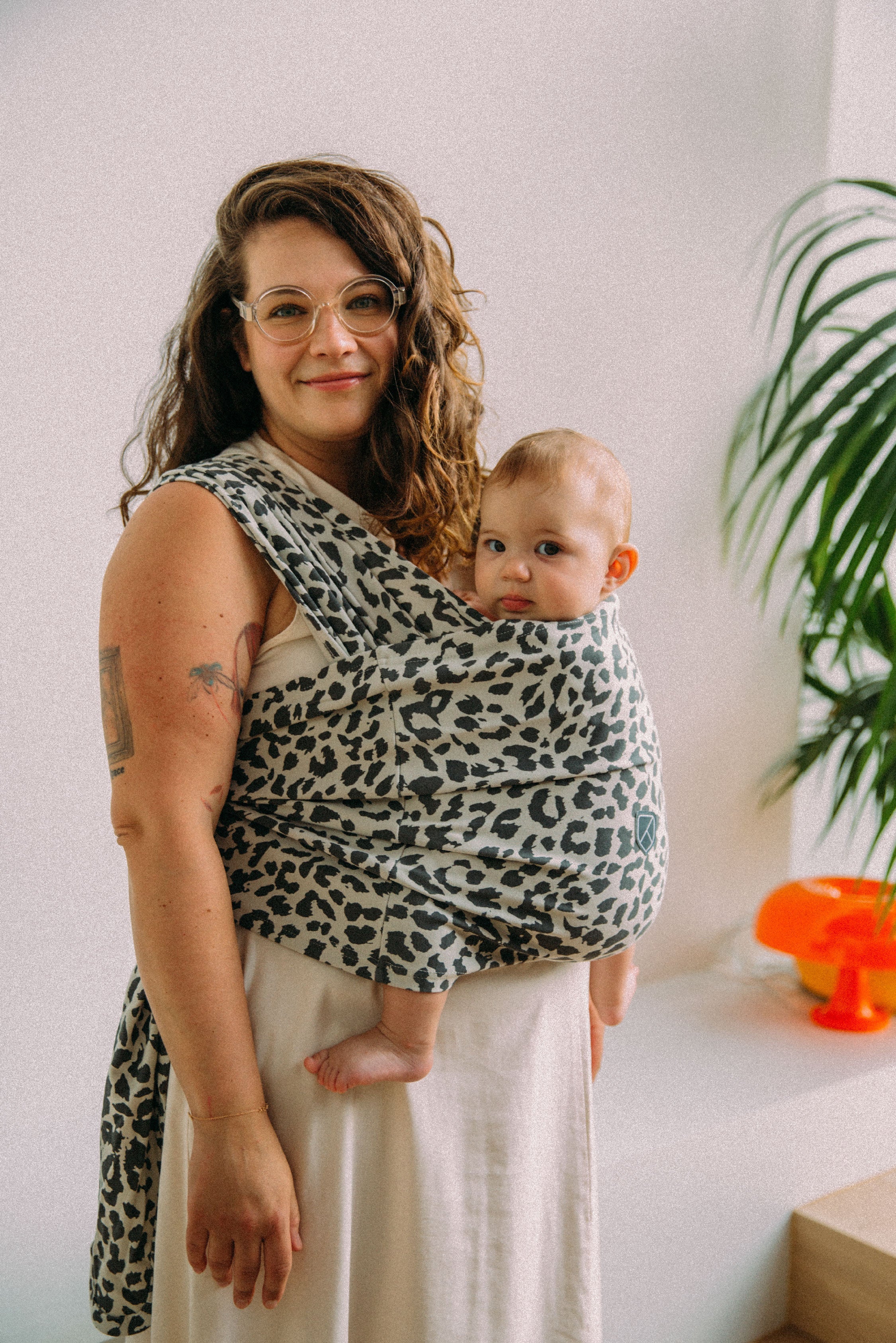 CUDDLE BAND 2 Newborn Baby Wrap - Leopard-Print